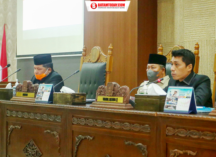 Wakil Ketua I DPRD Anambas memimpin Rapat Paripurna Penyampain LKPJ dari Eksekutif